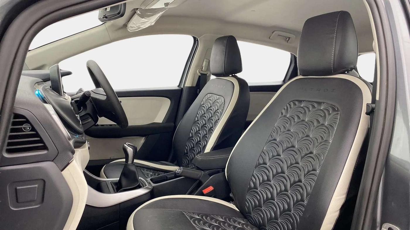 2023 Tata ALTROZ XZ PETROL, Petrol, Manual, 12,457 km, Right Side Front Door Cabin
