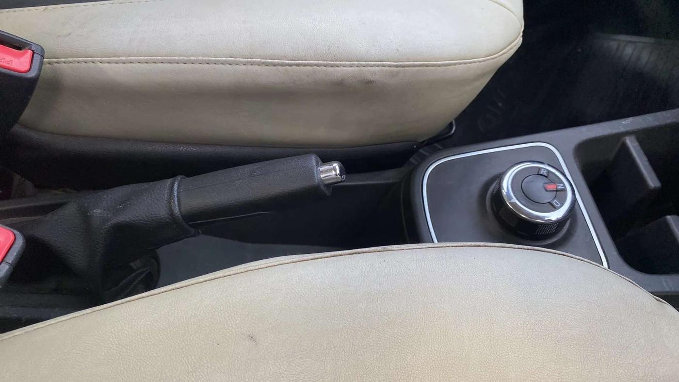 2019 Renault Kwid RXT 1.0 AMT (O), Petrol, Automatic, 38,097 km, Gear Lever