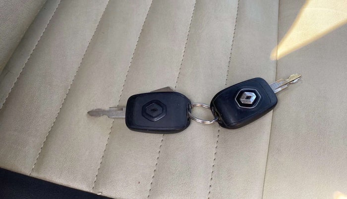 2019 Renault Kwid RXT 1.0 AMT (O), Petrol, Automatic, 38,097 km, Key Close Up