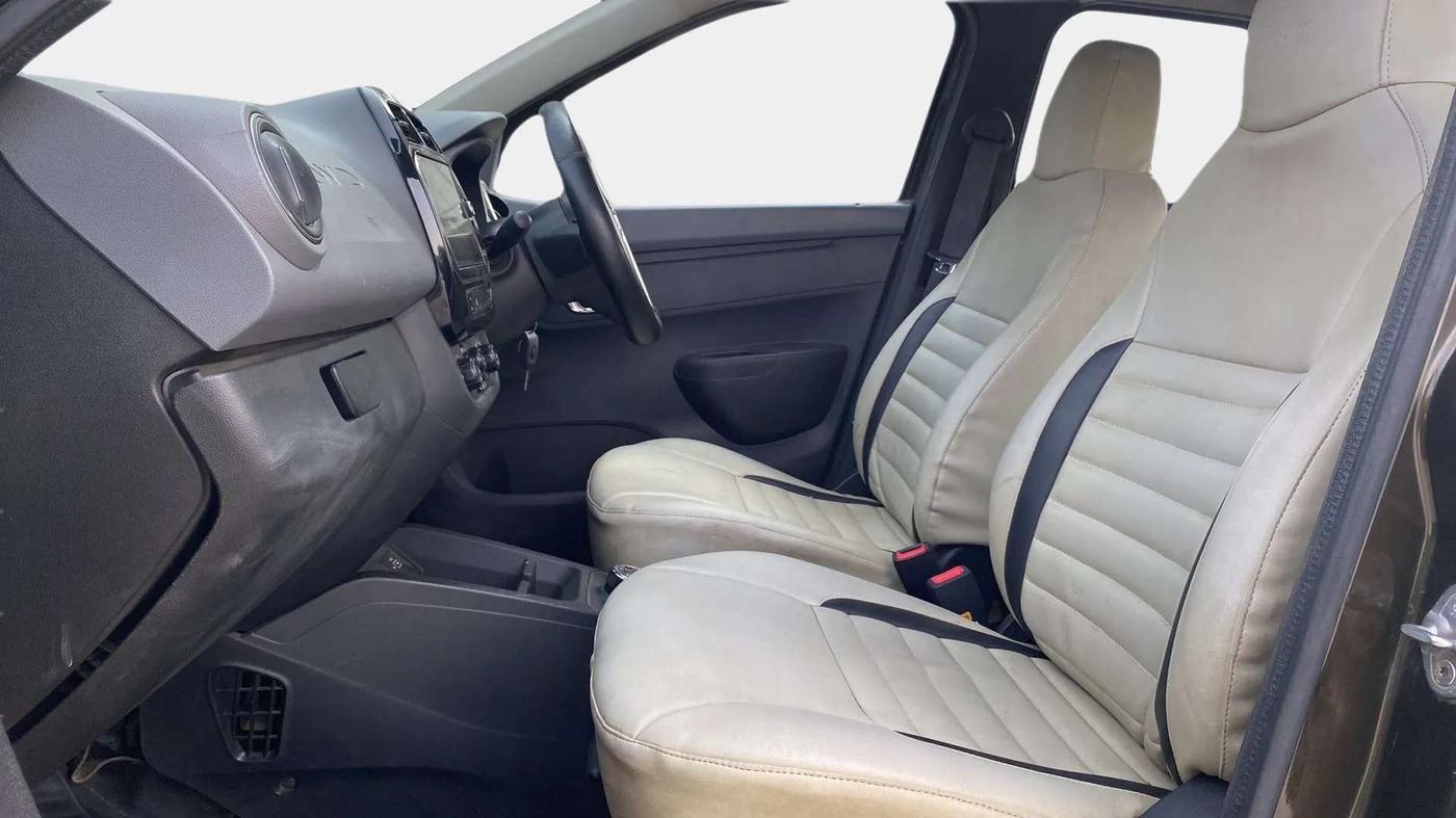 2019 Renault Kwid RXT 1.0 AMT (O), Petrol, Automatic, 38,097 km, Right Side Front Door Cabin