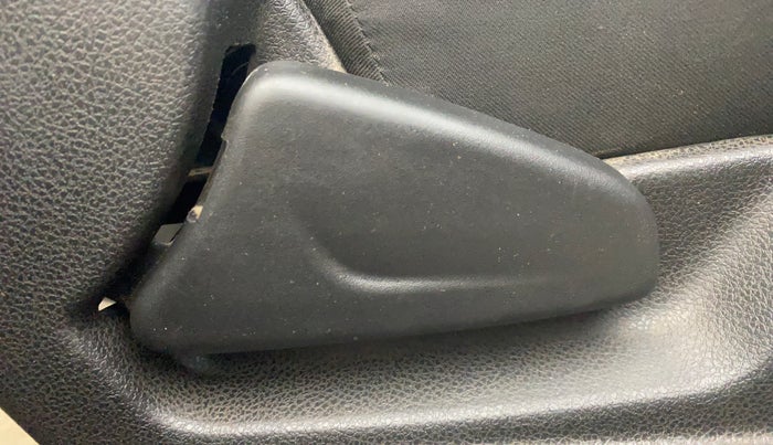 2018 Renault Kwid RXT 1.0 AMT (O), Petrol, Automatic, 44,598 km, Driver Side Adjustment Panel