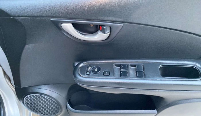 2017 Honda Brio VX MT, Petrol, Manual, 64,111 km, Driver Side Door Panels Control