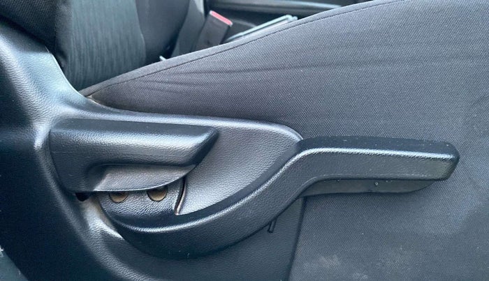 2017 Honda Brio VX MT, Petrol, Manual, 64,111 km, Driver Side Adjustment Panel