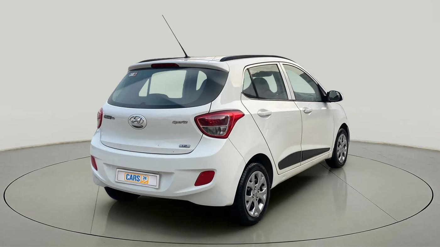 2016 Hyundai Grand i10 SPORTZ 1.2 KAPPA VTVT, Petrol, Manual, 31,700 km, Right Back Diagonal