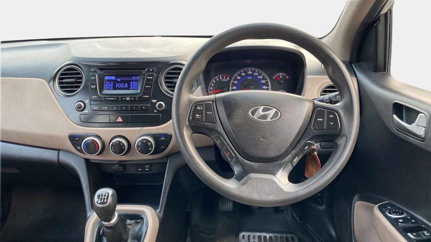 2016 Hyundai Grand i10 SPORTZ 1.2 KAPPA VTVT, Petrol, Manual, 31,700 km, Steering Wheel Close Up
