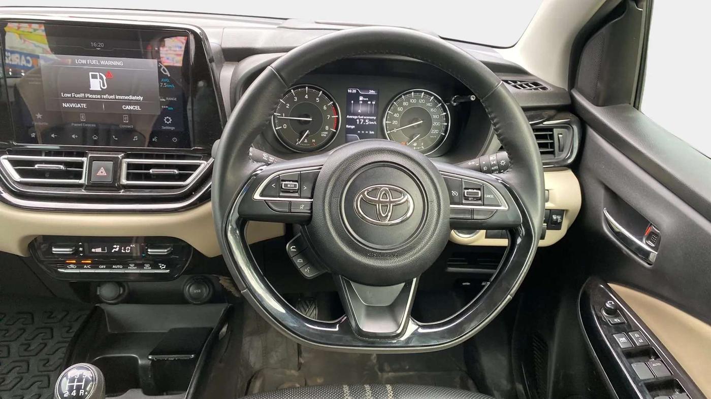 2022 Toyota Glanza V, Petrol, Manual, 15,679 km, Steering Wheel Close Up
