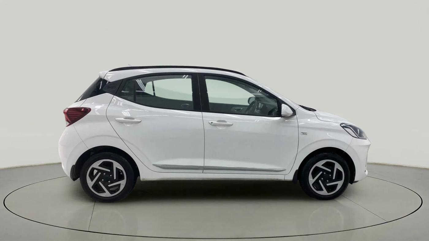 2024 Hyundai GRAND I10 NIOS SPORTZ AMT 1.2 KAPPA VTVT, Petrol, Automatic, 4,431 km, Right Side