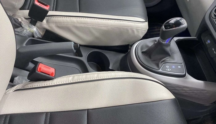 2024 Hyundai GRAND I10 NIOS SPORTZ AMT 1.2 KAPPA VTVT, Petrol, Automatic, 4,431 km, Gear Lever