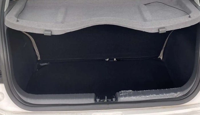 2024 Hyundai GRAND I10 NIOS SPORTZ AMT 1.2 KAPPA VTVT, Petrol, Automatic, 4,431 km, Boot Inside