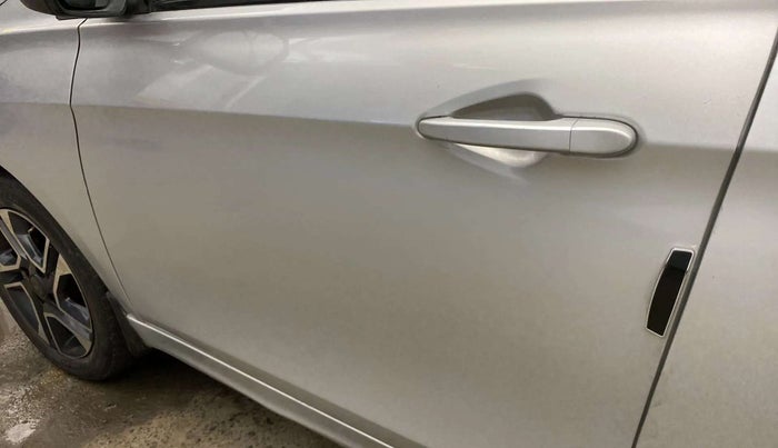 2020 Tata Tiago XZ PLUS PETROL, Petrol, Manual, 80,138 km, Front passenger door - Slightly dented