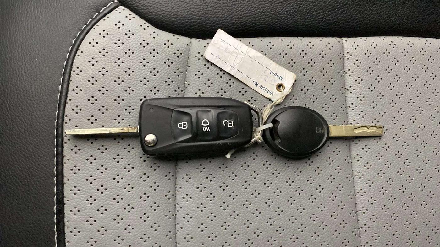 2020 Tata Tiago XZ PLUS PETROL, Petrol, Manual, 80,138 km, Key Close Up