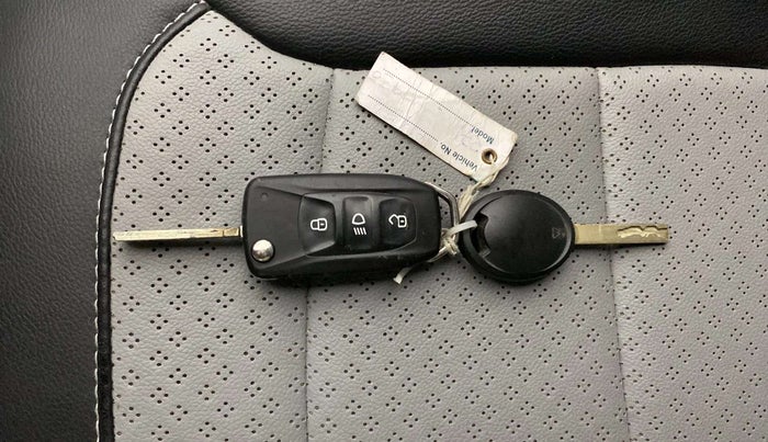 2020 Tata Tiago XZ PLUS PETROL, Petrol, Manual, 80,138 km, Key Close Up