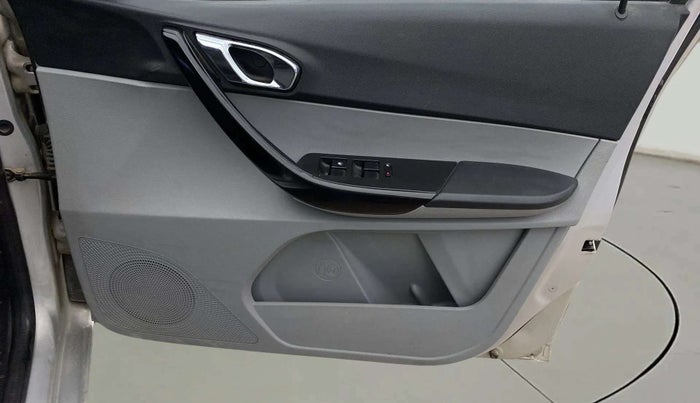 2020 Tata Tiago XZ PLUS PETROL, Petrol, Manual, 80,138 km, Driver Side Door Panels Control