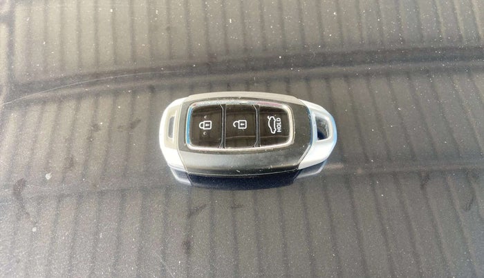 2019 Hyundai Verna 1.6 VTVT SX, Petrol, Manual, 70,211 km, Key Close Up