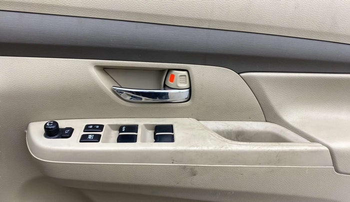 2020 Maruti Ertiga VXI AT SHVS, Petrol, Automatic, 44,163 km, Driver Side Door Panels Control
