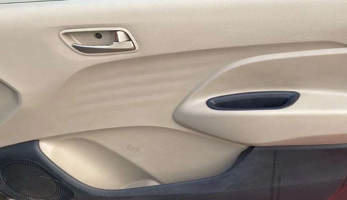 2019 Hyundai NEW SANTRO SPORTZ CNG, CNG, Manual, 88,688 km, Driver Side Door Panels Control