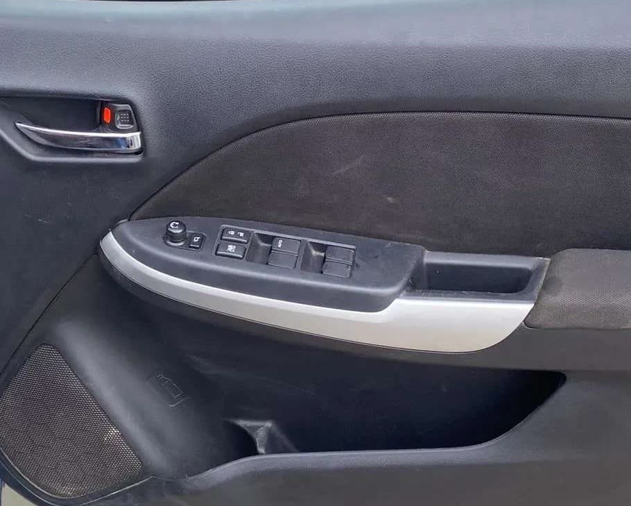 2017 Maruti Baleno DELTA PETROL 1.2, Petrol, Manual, 34,022 km, Driver Side Door Panels Control