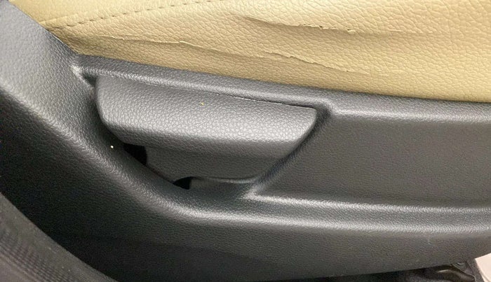 2018 Hyundai Eon D-LITE+, Petrol, Manual, 16,589 km, Driver Side Adjustment Panel