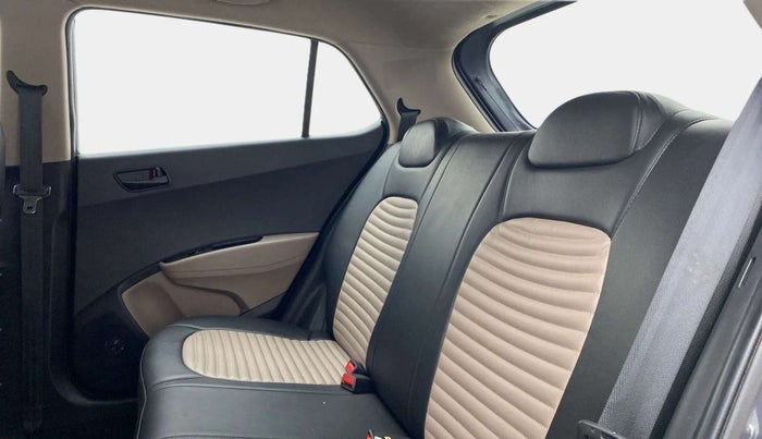 2018 Hyundai Grand i10 MAGNA AT 1.2 KAPPA VTVT, Petrol, Automatic, 28,414 km, Right Side Rear Door Cabin
