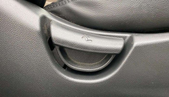 2018 Hyundai Grand i10 MAGNA AT 1.2 KAPPA VTVT, Petrol, Automatic, 28,414 km, Driver Side Adjustment Panel