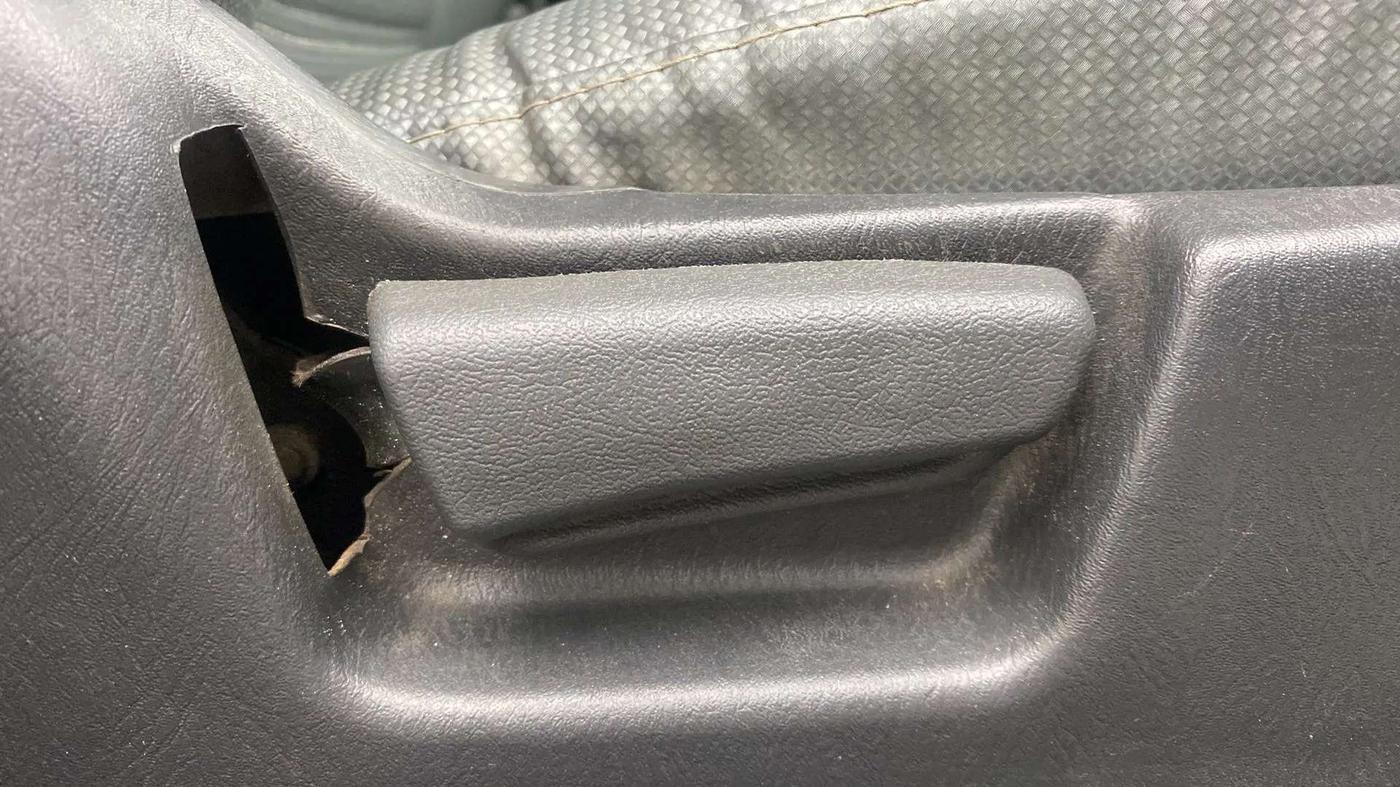 2015 Maruti Alto K10 VXI, Petrol, Manual, 84,420 km, Driver Side Adjustment Panel