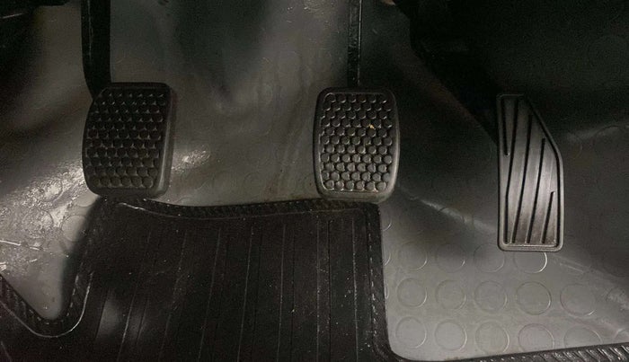 2015 Maruti Alto K10 VXI, Petrol, Manual, 84,420 km, Pedals