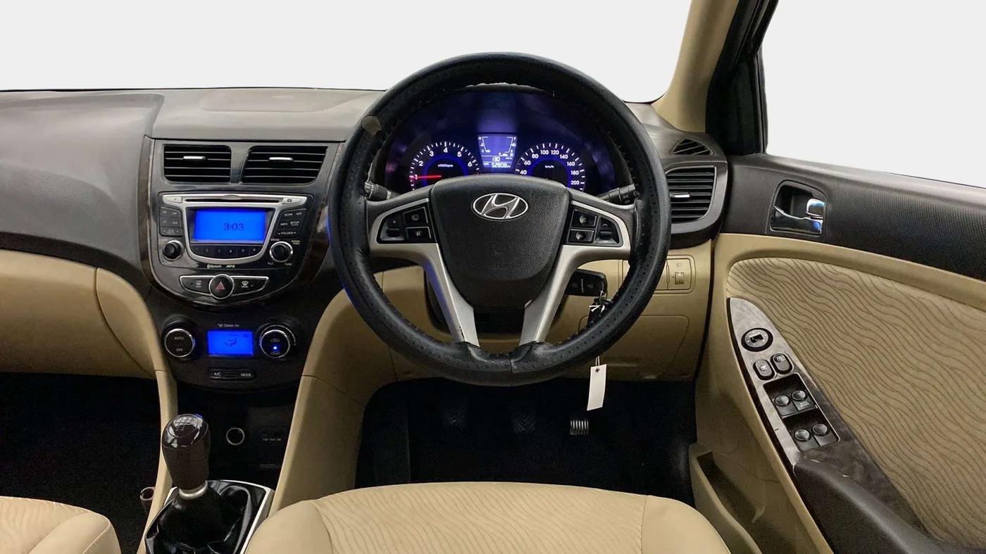2012 Hyundai Verna FLUIDIC 1.6 VTVT EX, Petrol, Manual, 52,744 km, Steering Wheel Close Up