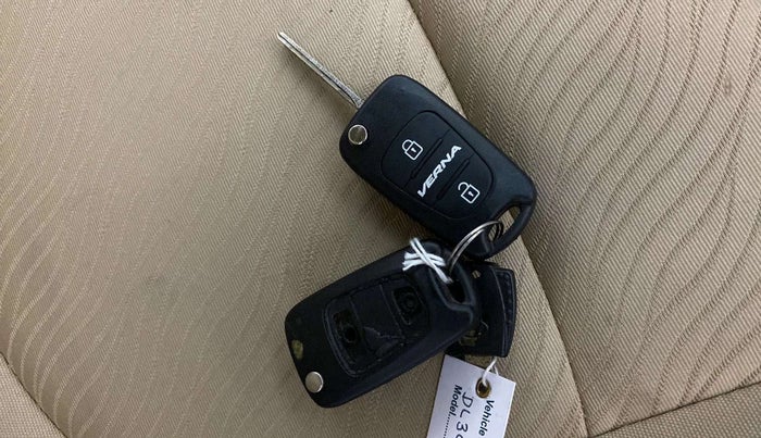 2012 Hyundai Verna FLUIDIC 1.6 VTVT EX, Petrol, Manual, 52,744 km, Key Close Up