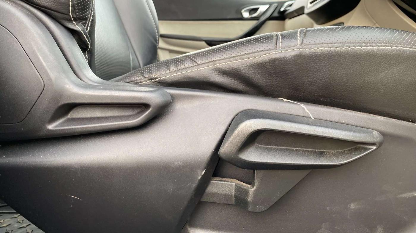2022 Tata TIGOR XZ PLUS CNG, CNG, Manual, 41,196 km, Driver Side Adjustment Panel