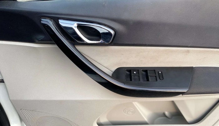 2022 Tata TIGOR XZ PLUS CNG, CNG, Manual, 41,144 km, Driver Side Door Panels Control