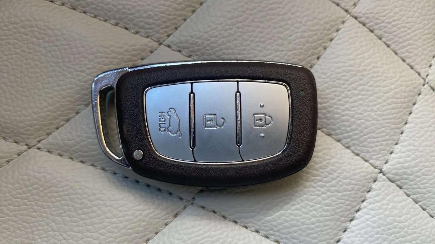 2022 Hyundai VENUE SX 1.2 PETROL, Petrol, Manual, 24,735 km, Key Close Up