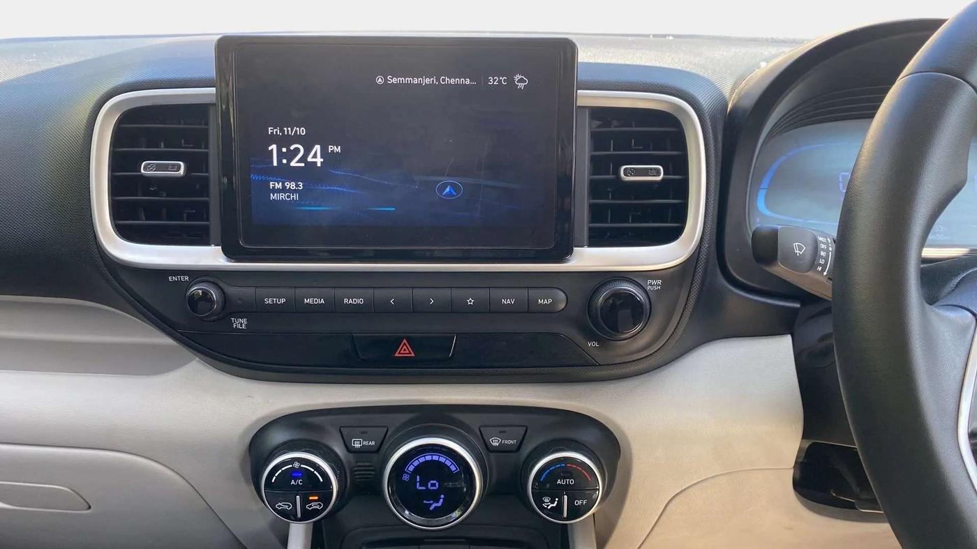 2022 Hyundai VENUE SX 1.2 PETROL, Petrol, Manual, 24,735 km, Air Conditioner