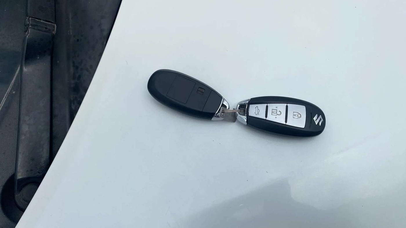 2015 Maruti Swift Dzire ZXI, Petrol, Manual, 54,335 km, Key Close Up