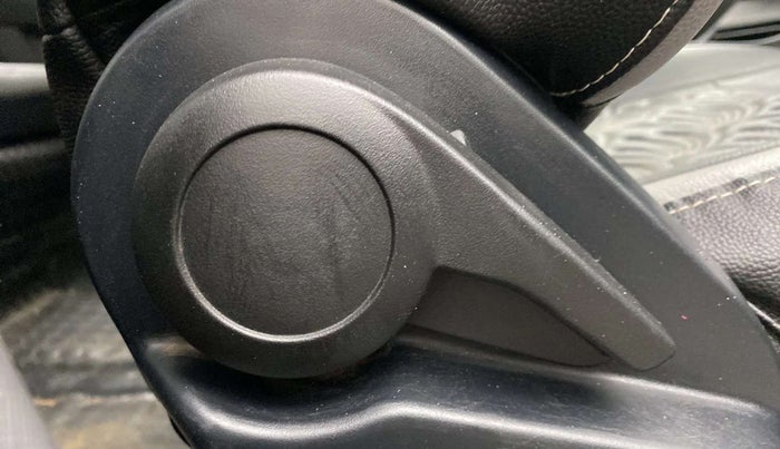 2021 Tata ALTROZ XE PETROL, Petrol, Manual, 38,551 km, Driver Side Adjustment Panel