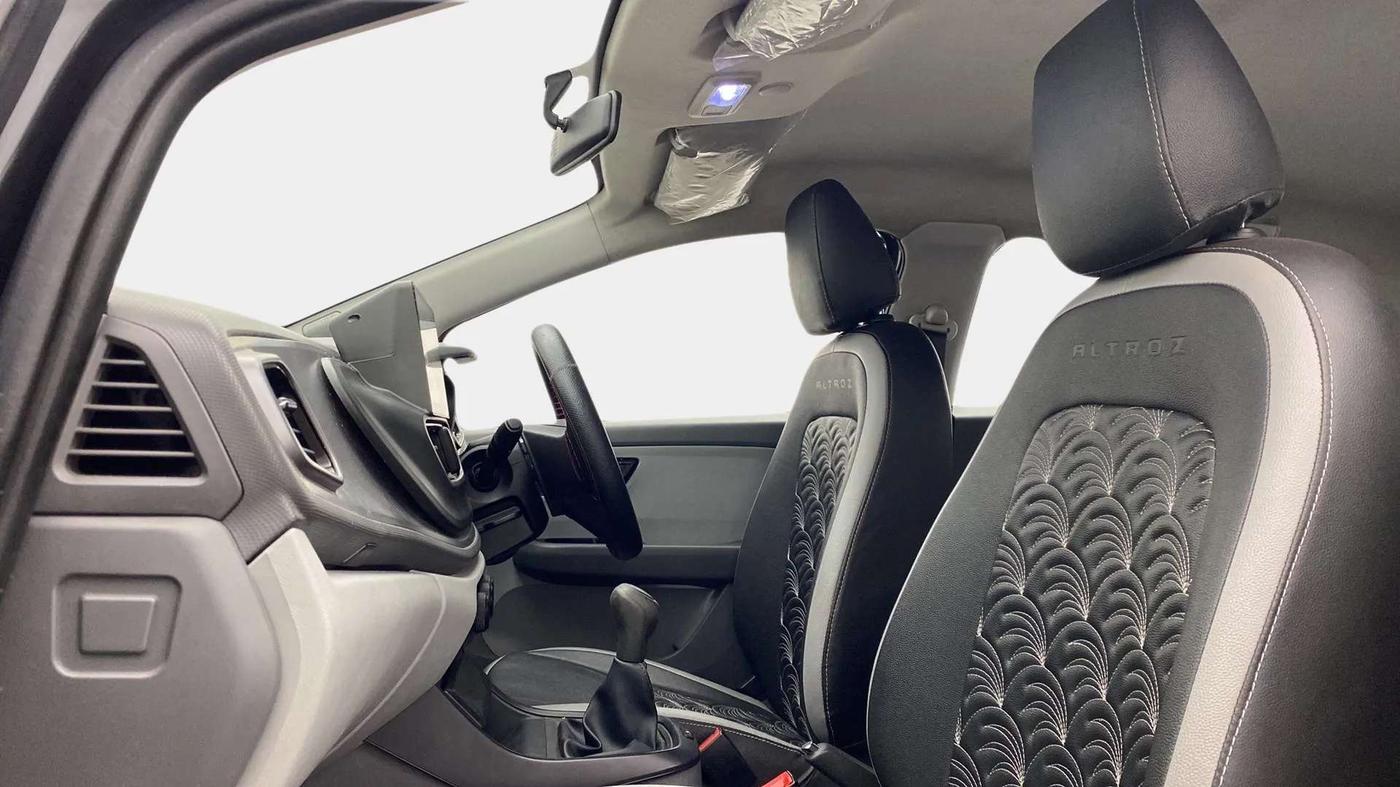 2021 Tata ALTROZ XE PETROL, Petrol, Manual, 38,551 km, Right Side Front Door Cabin