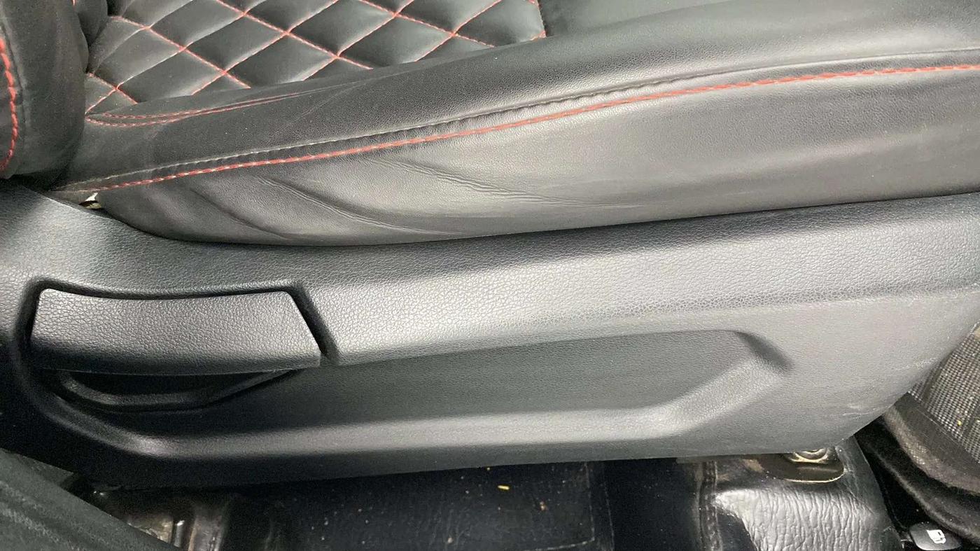 2021 Hyundai VENUE S 1.2, Petrol, Manual, 14,603 km, Driver Side Adjustment Panel
