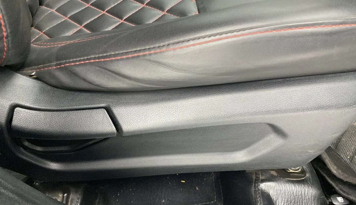 2021 Hyundai VENUE S 1.2, Petrol, Manual, 14,603 km, Driver Side Adjustment Panel