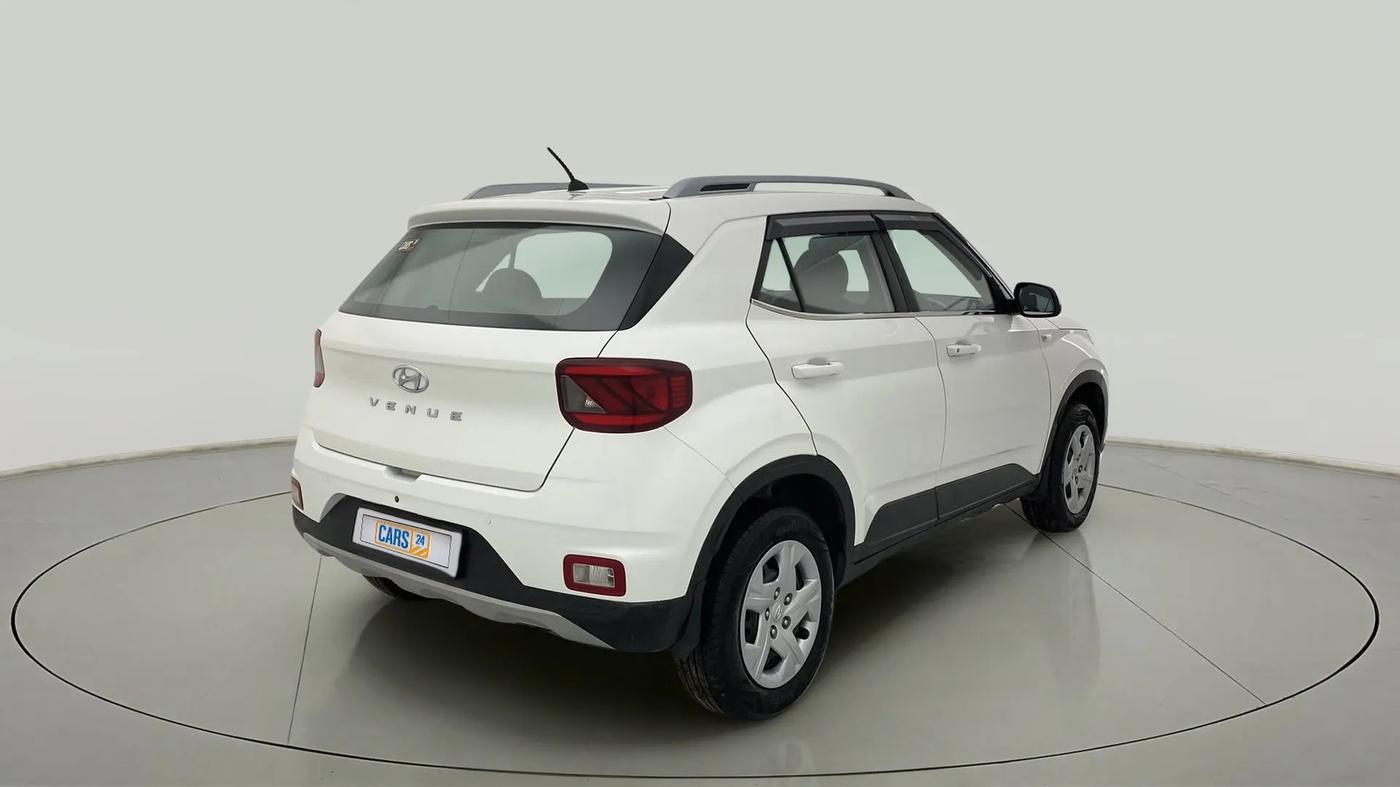 2021 Hyundai VENUE S 1.2, Petrol, Manual, 14,603 km, Right Back Diagonal