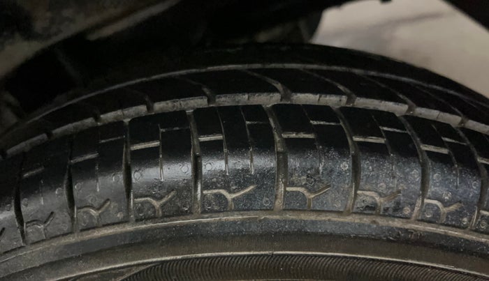 2021 Maruti Alto VXI, CNG, Manual, 71,690 km, Left Rear Tyre Tread