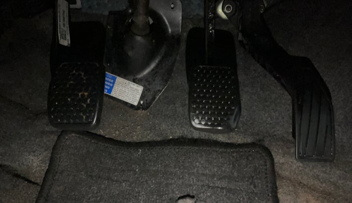 2021 Maruti Alto VXI, CNG, Manual, 71,690 km, Pedals