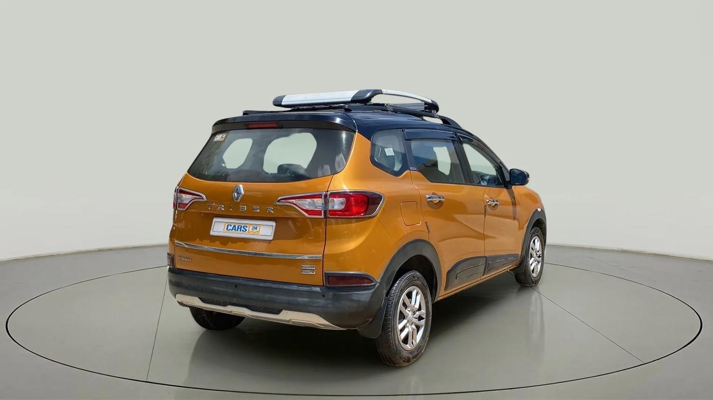 2020 Renault TRIBER RXT AMT, Petrol, Automatic, 27,961 km, Right Back Diagonal