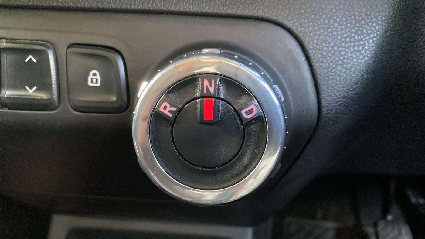 2018 Renault Kwid CLIMBER 1.0 AMT, Petrol, Automatic, 52,191 km, Gear Lever