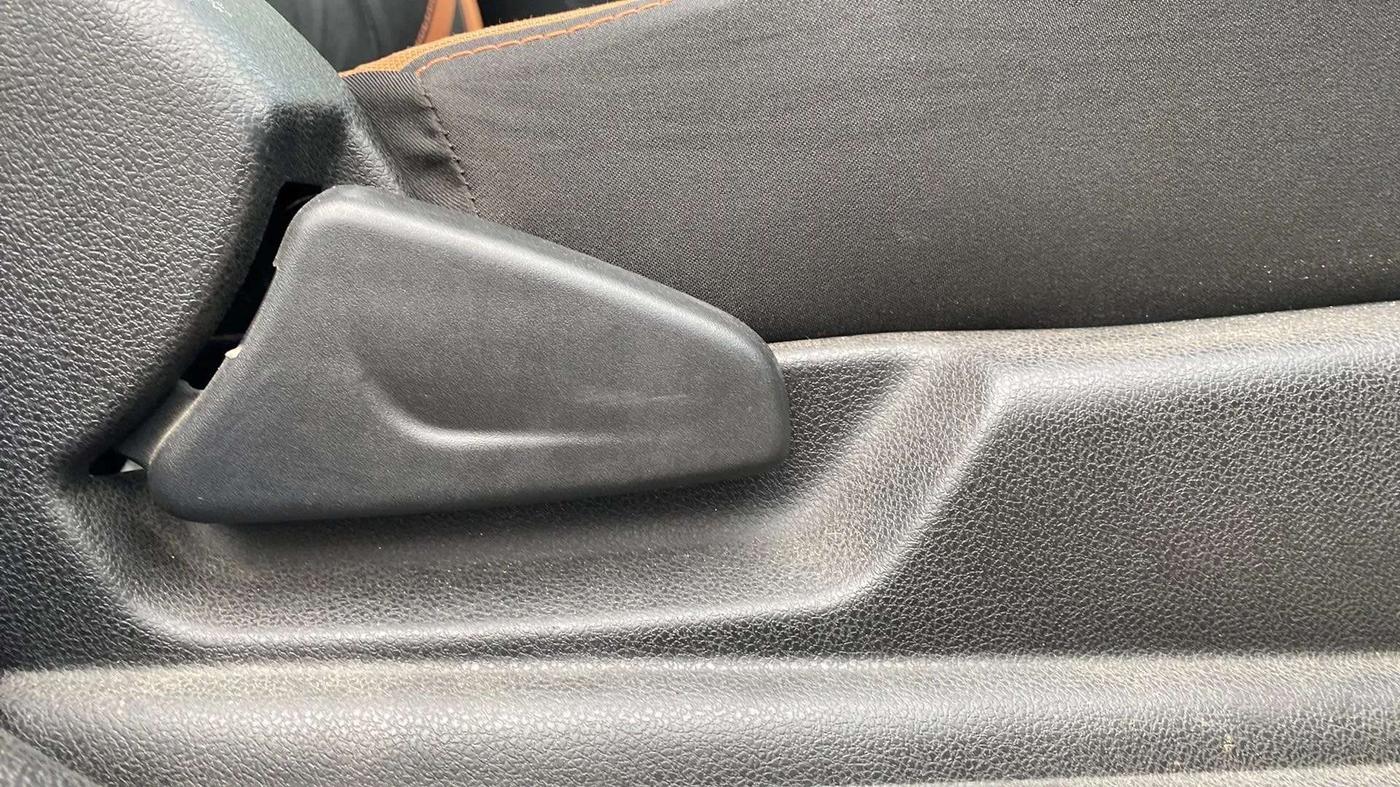 2018 Renault Kwid CLIMBER 1.0 AMT, Petrol, Automatic, 52,191 km, Driver Side Adjustment Panel