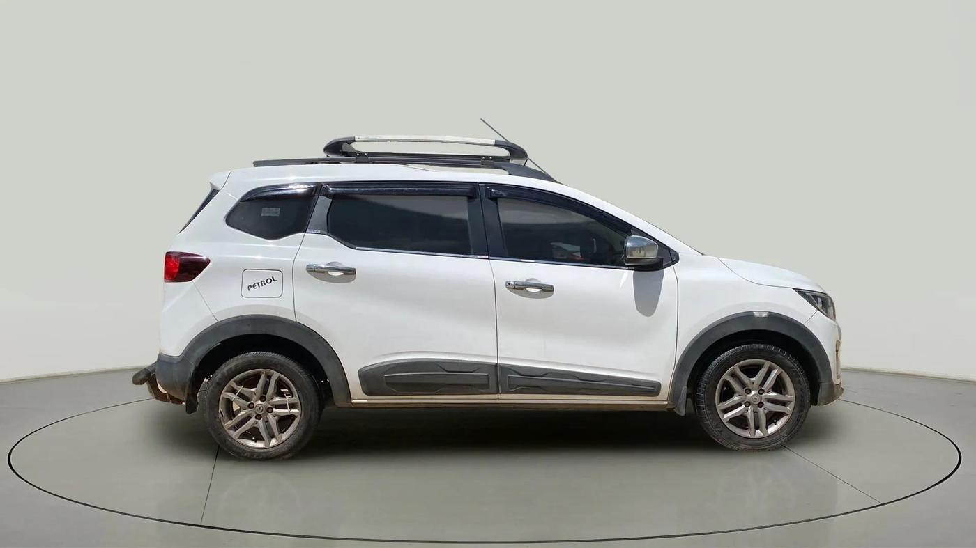 2020 Renault TRIBER RXZ, Petrol, Manual, 39,630 km, Right Side