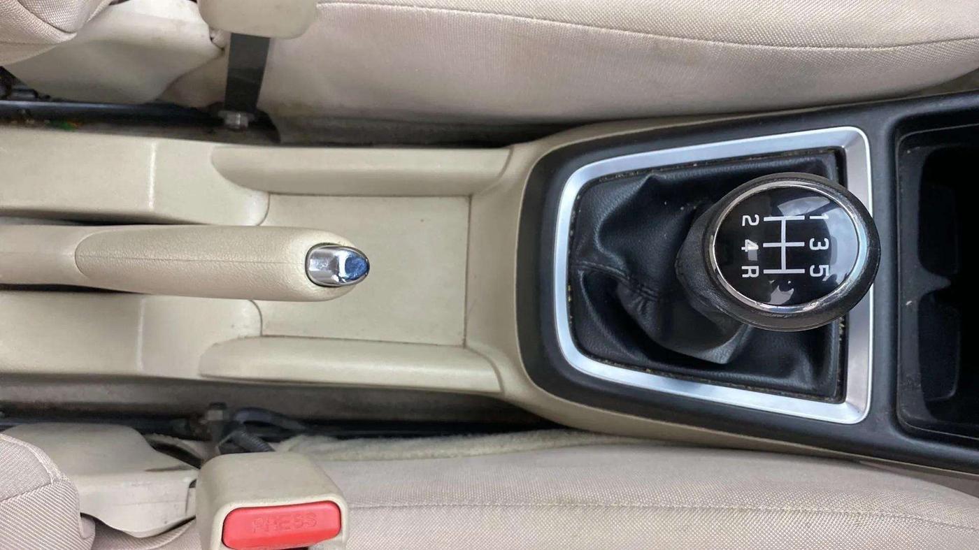 2018 Maruti Dzire VXI, Petrol, Manual, 71,920 km, Gear Lever