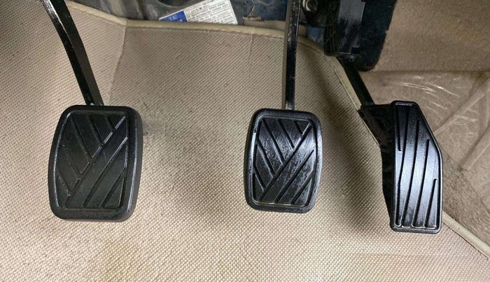 2018 Maruti Dzire VXI, Petrol, Manual, 71,920 km, Pedals