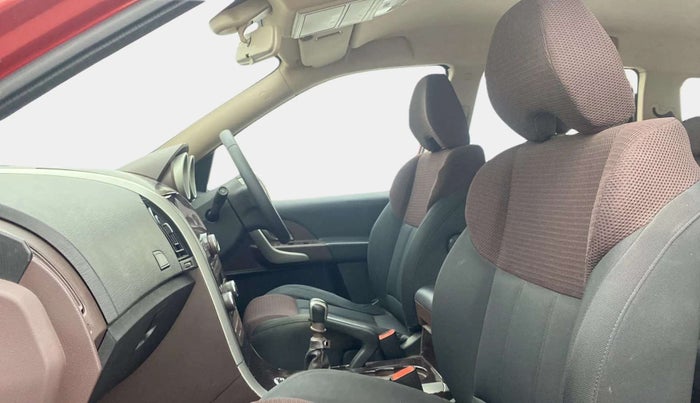 2014 Mahindra XUV500 W6, Diesel, Manual, 54,395 km, Right Side Front Door Cabin