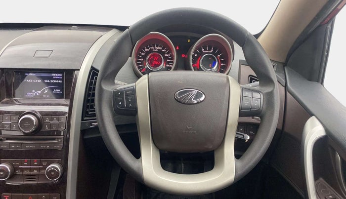 2014 Mahindra XUV500 W6, Diesel, Manual, 54,395 km, Steering Wheel Close Up