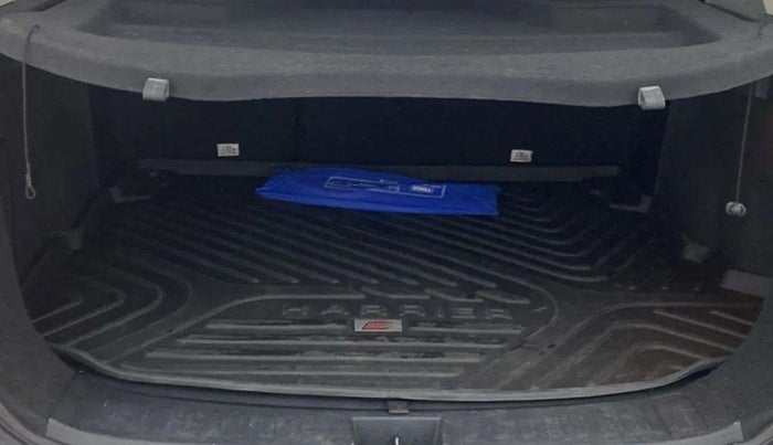 2020 Tata Harrier XZ 2.0L DUAL TONE, Diesel, Manual, 55,619 km, Boot Inside