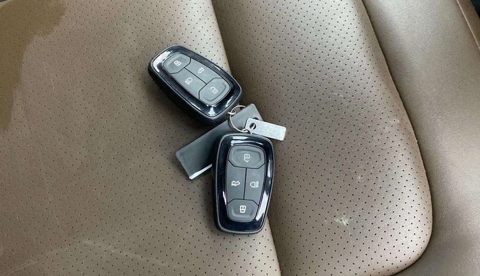 2020 Tata Harrier XZ 2.0L DUAL TONE, Diesel, Manual, 55,619 km, Key Close Up